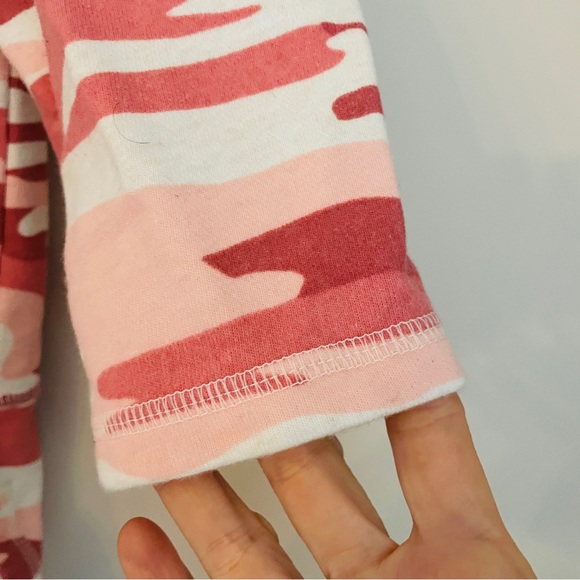 T By Talbots Pink Camo Classic French Terry Pullover Sweatshirt Medium Top - Picture 4 of 9